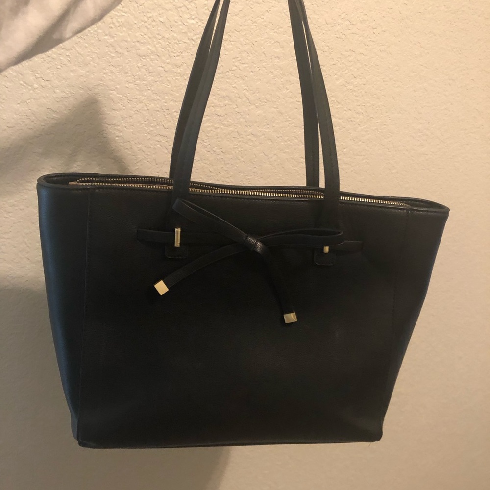 Black Charming Charlie purse with bow